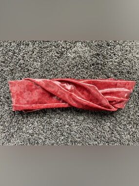 BizzyBCrafts Pink Velvet Twist Headband